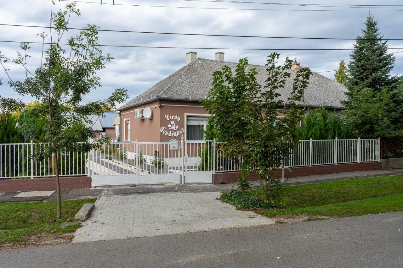 Virág Vendégház Makó Extérieur photo